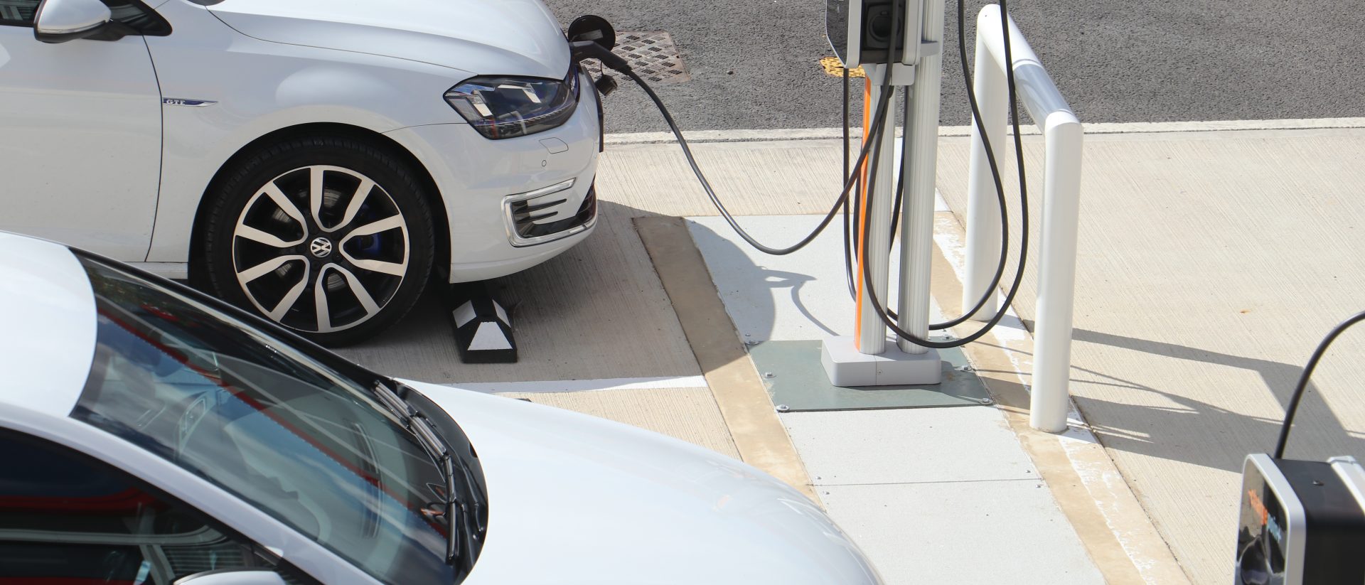 Electric vehicles charging