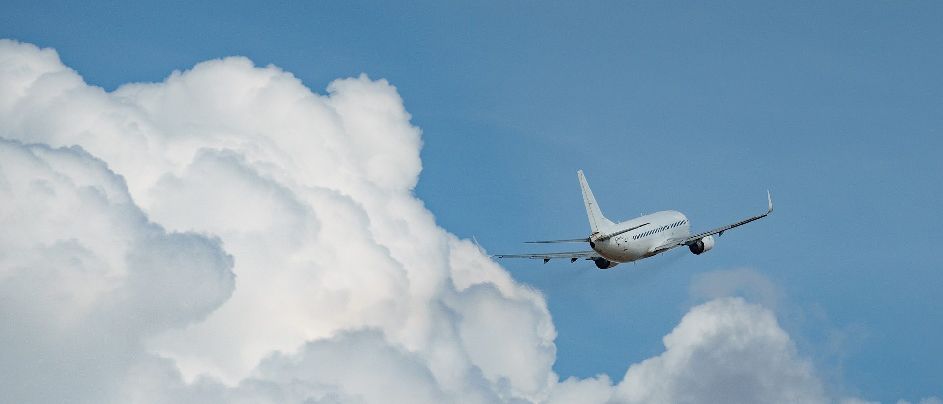 airplane-7429725_1920